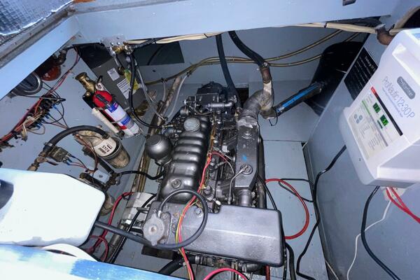 Zettie Ray 30ft Willard Yacht For Sale