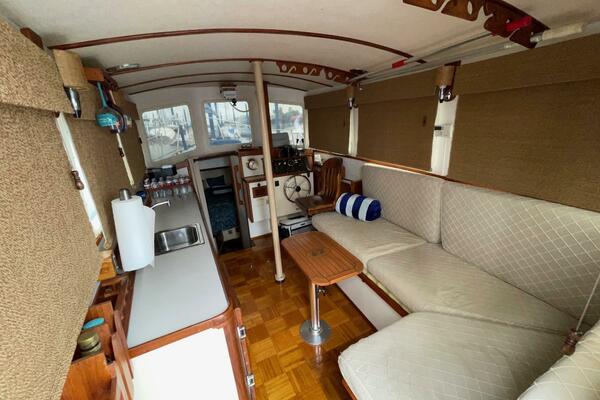 Zettie Ray 30ft Willard Yacht For Sale