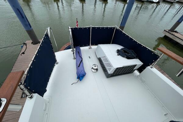Zettie Ray 30ft Willard Yacht For Sale