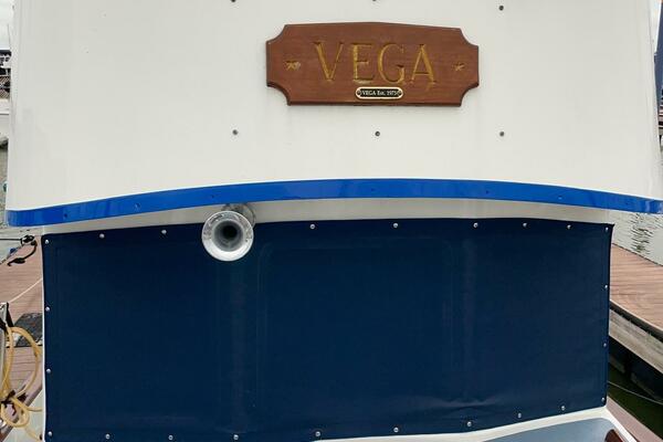 Zettie Ray 30ft Willard Yacht For Sale