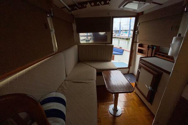 Zettie Ray 30ft Willard Yacht For Sale