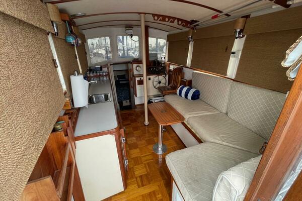 Zettie Ray 30ft Willard Yacht For Sale