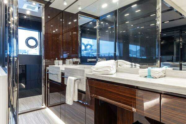Riva Folgore Yacht For Sale