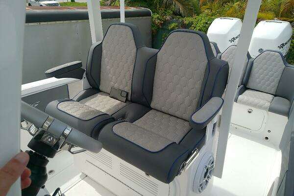 Glasstream 328 SCX Yacht For Sale
