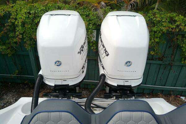 Glasstream 328 SCX Yacht For Sale