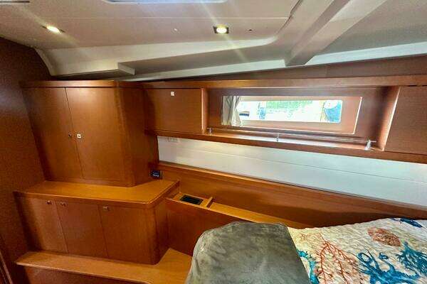 Beneteau Oceanis 45 Yacht For Sale