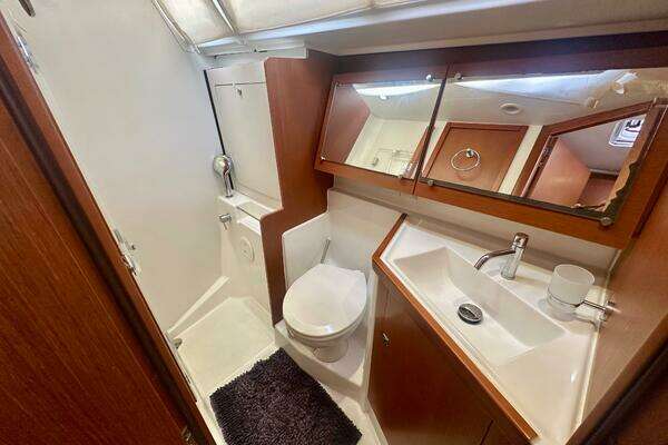 Beneteau Oceanis 45 Yacht For Sale