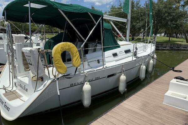 Photo of the 2006 Beneteau Oceanis 343 "Udacha"