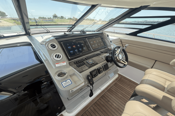Sea Ray 540 SUNDANCER Yacht For Sale