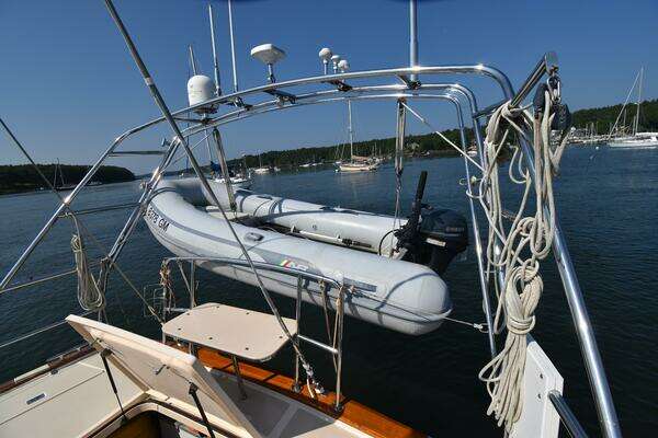 Photo of the 2004 Island Packet 485 "CHINOOK"