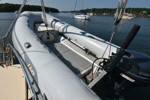 Photo of the 2004 Island Packet 485 "CHINOOK"