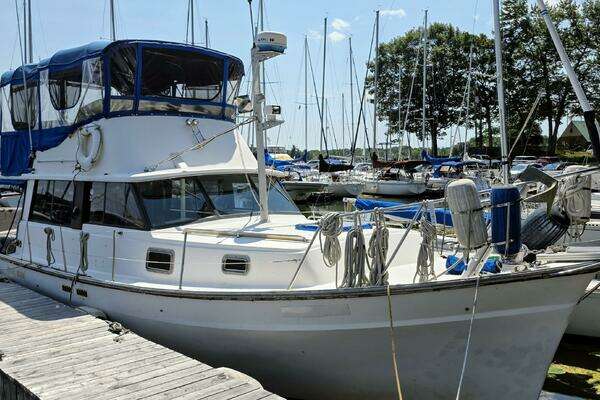 34-ft-Mainship-1977-34 Trawler- Gananoque Ontario Canada  yacht for sale