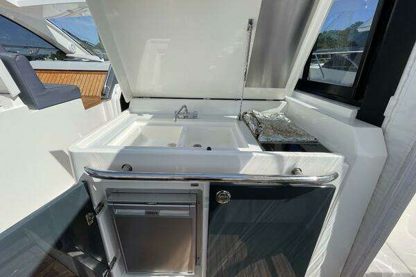 Sealine S450 Yacht For Sale