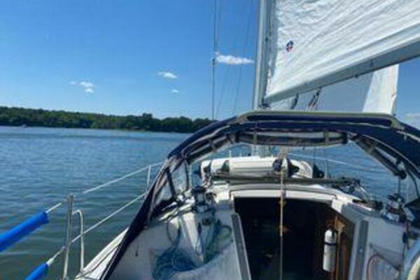 Lucky Enough 28ft Catalina Yacht For Sale