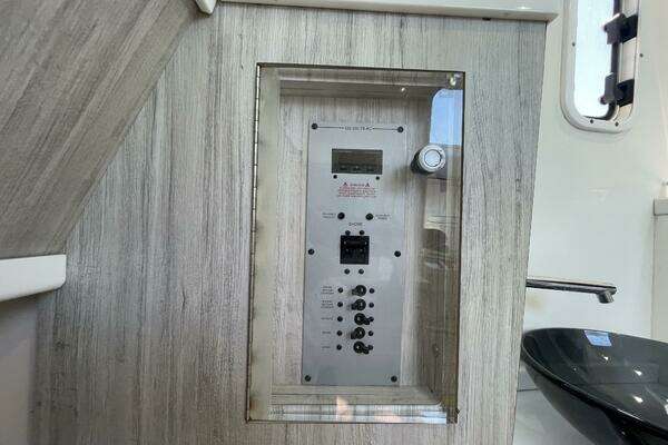 HCB 42 Siesta Yacht For Sale