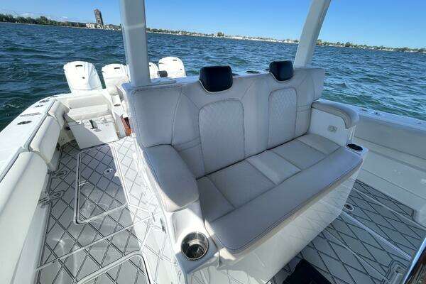 HCB 42 Siesta Yacht For Sale