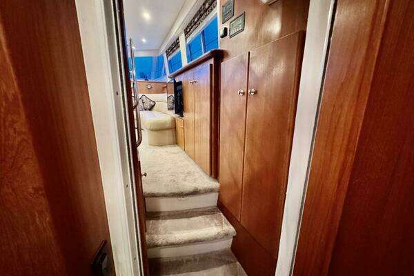 Carver 500 Cockpit Motor Yacht Yacht For Sale