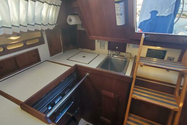 Seayonce 32ft Ericson Yacht For Sale