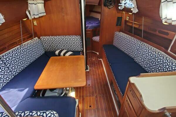 Seayonce 32ft Ericson Yacht For Sale