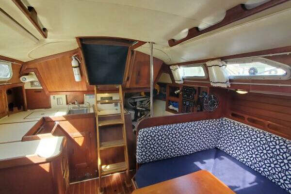 Seayonce 32ft Ericson Yacht For Sale