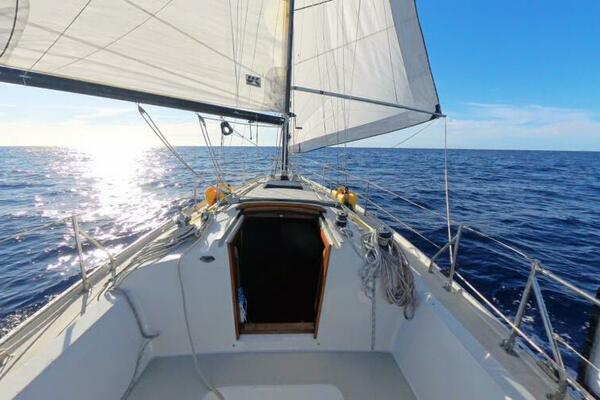 Seayonce 32ft Ericson Yacht For Sale