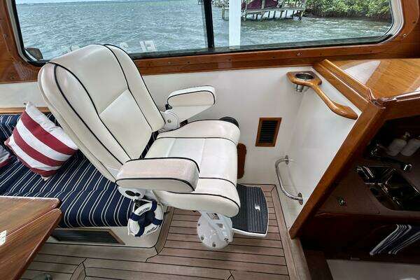 Hinckley 36 EP Yacht For Sale