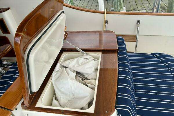 Hinckley 36 EP Yacht For Sale