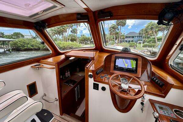 Hinckley 36 EP Yacht For Sale