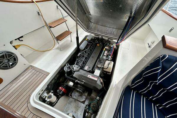 Hinckley 36 EP Yacht For Sale