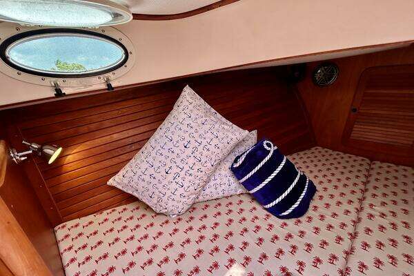 Hinckley 36 EP Yacht For Sale
