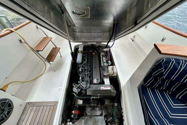 Hinckley 36 EP Yacht For Sale