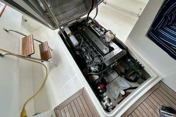 Hinckley 36 EP Yacht For Sale