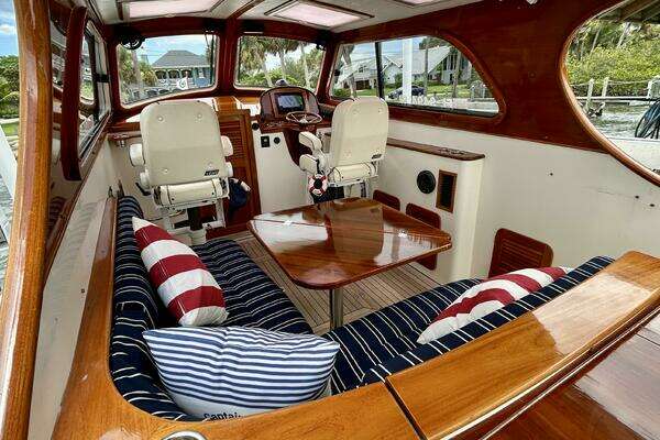 Hinckley 36 EP Yacht For Sale