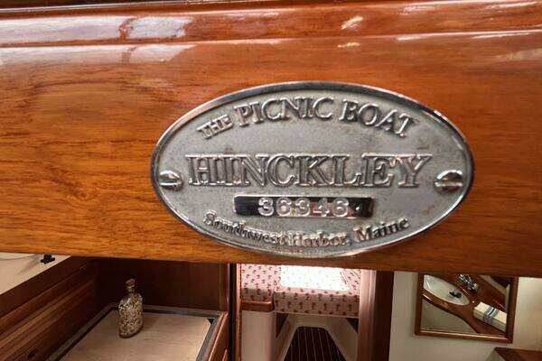 Hinckley 36 EP Yacht For Sale