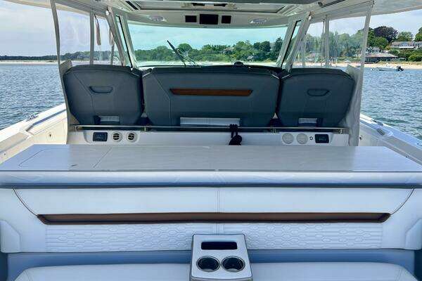 Tiara Yachts 43 LS Yacht For Sale