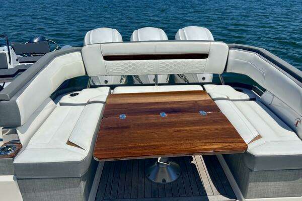 Tiara Yachts 43 LS Yacht For Sale