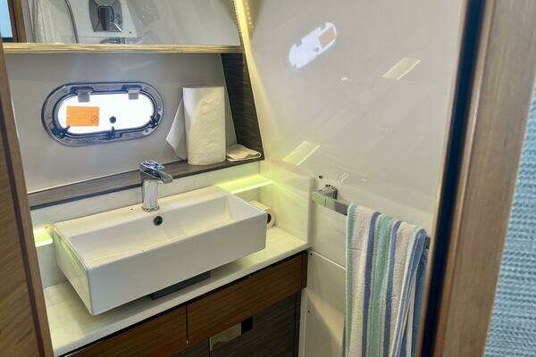 Tiara Yachts 43 LS Yacht For Sale