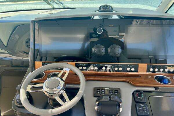 Tiara Yachts 43 LS Yacht For Sale