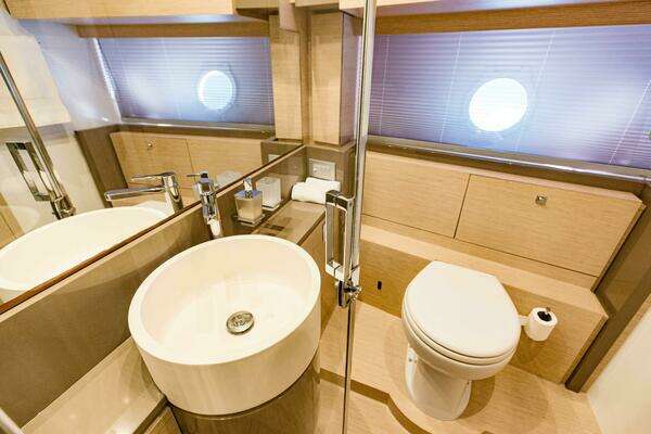 Ferretti Yachts 750 Yacht For Sale