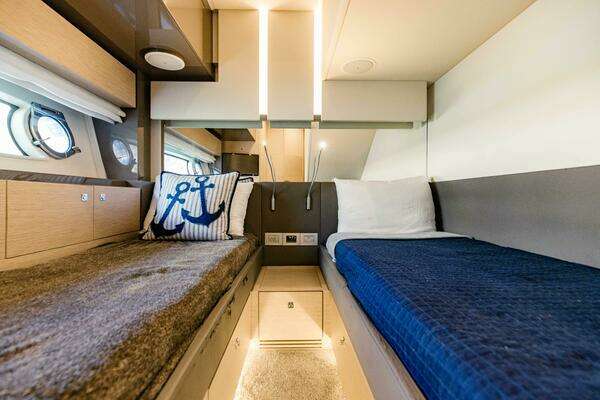 Ferretti Yachts 750 Yacht For Sale