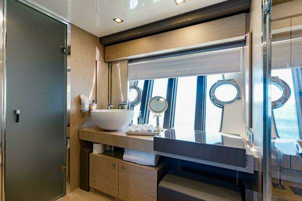 Ferretti Yachts 750 Yacht For Sale