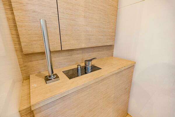 Ferretti Yachts 750 Yacht For Sale