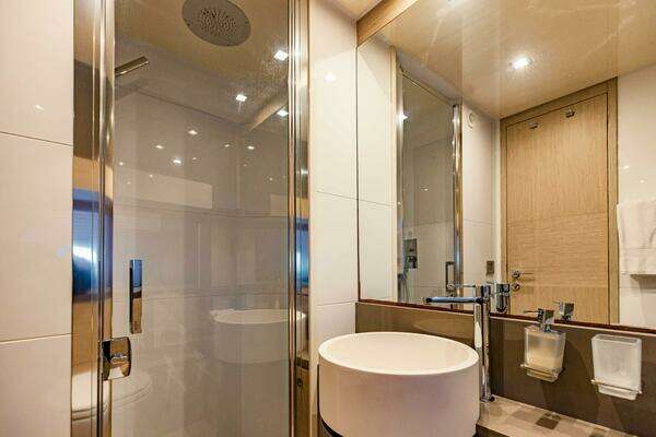 Ferretti Yachts 750 Yacht For Sale