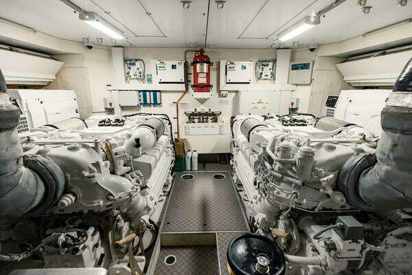 Ferretti Yachts 750 Yacht For Sale