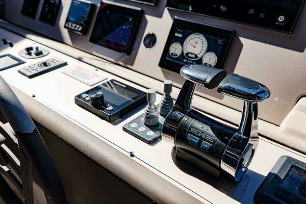 Ferretti Yachts 750 Yacht For Sale