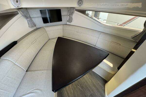 Sea Ray 320 Sundancer Yacht For Sale