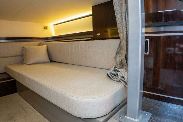 Sea Ray 320 Sundancer Yacht For Sale