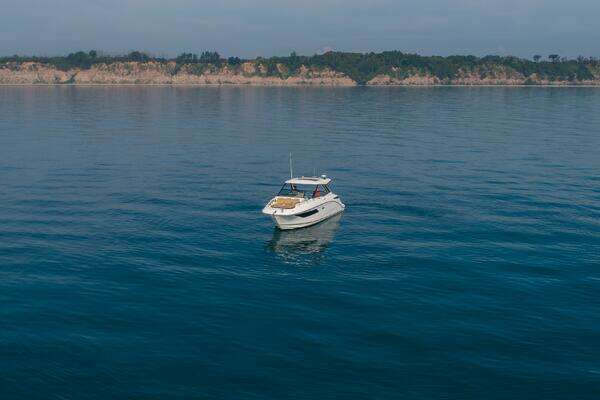 Sea Ray 320 Sundancer Yacht For Sale