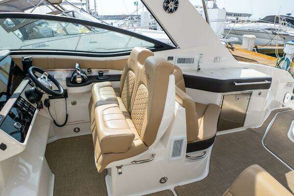 Sea Ray 320 Sundancer Yacht For Sale