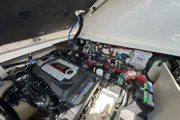 Sea Ray 320 Sundancer Yacht For Sale